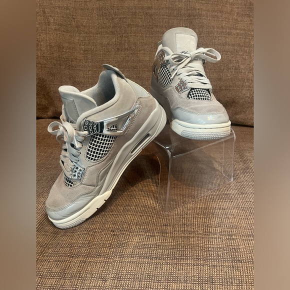 AIR JORDAN Women’s 4 Retro “Frozen Moments” - Picture 5 of 12